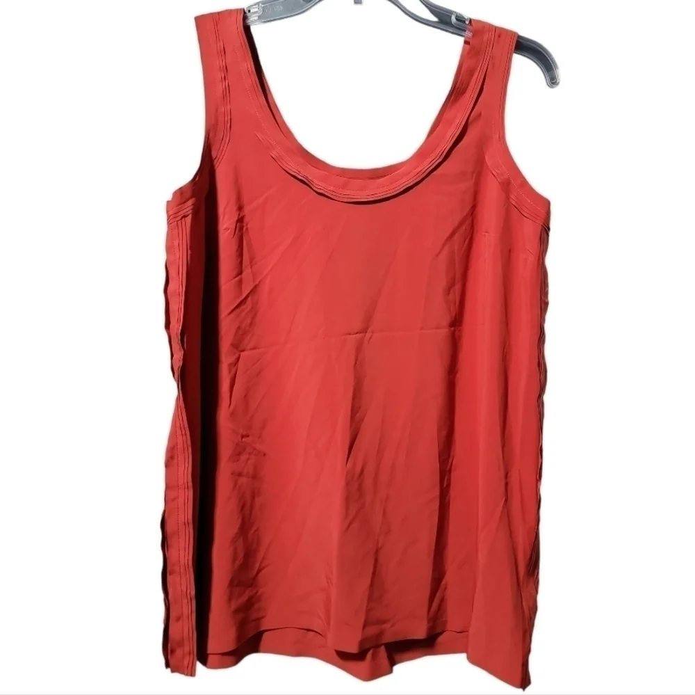 ATHLETA Featherweight Stretch Tank in Currant Red XS - Picture 4 of 7